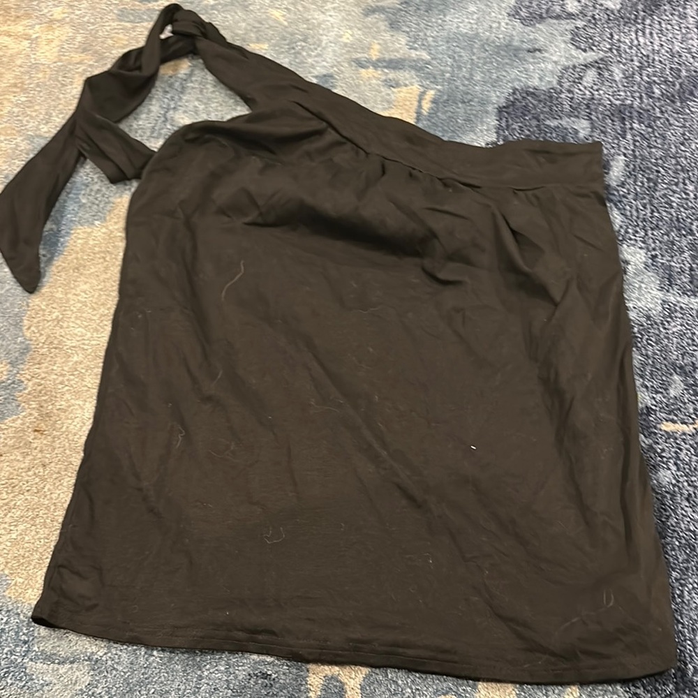 Black One-Shoulder Top